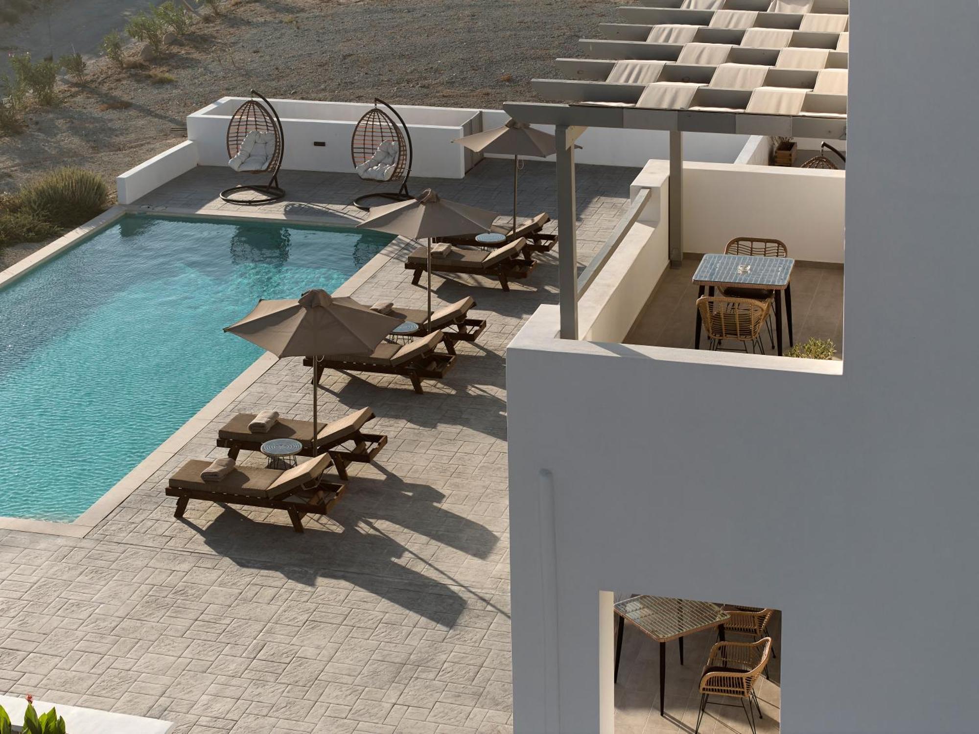 Kedros Milos Suites Адамас Экстерьер фото