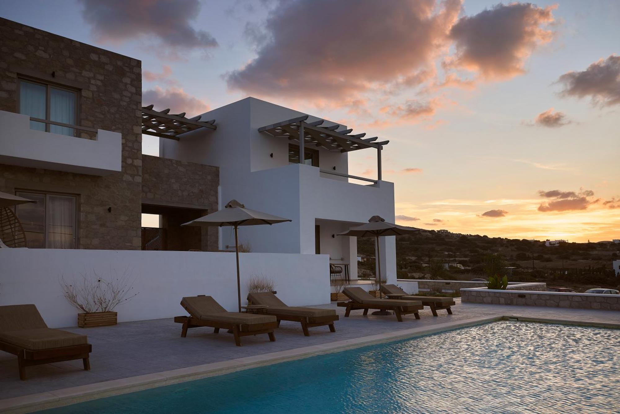 Kedros Milos Suites Адамас Экстерьер фото