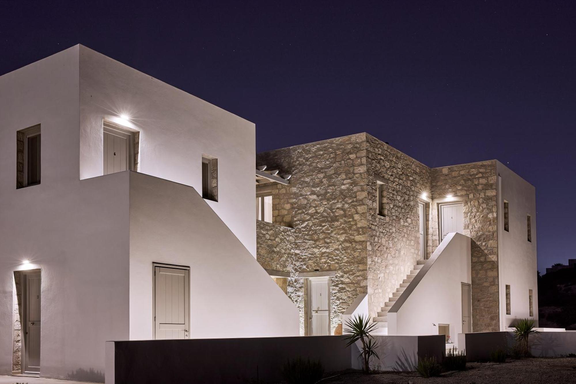 Kedros Milos Suites Адамас Экстерьер фото