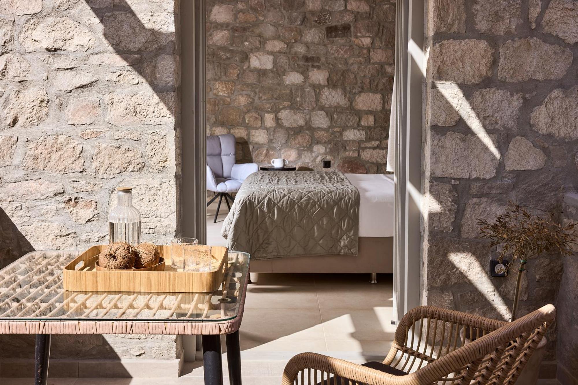 Kedros Milos Suites Адамас Номер фото